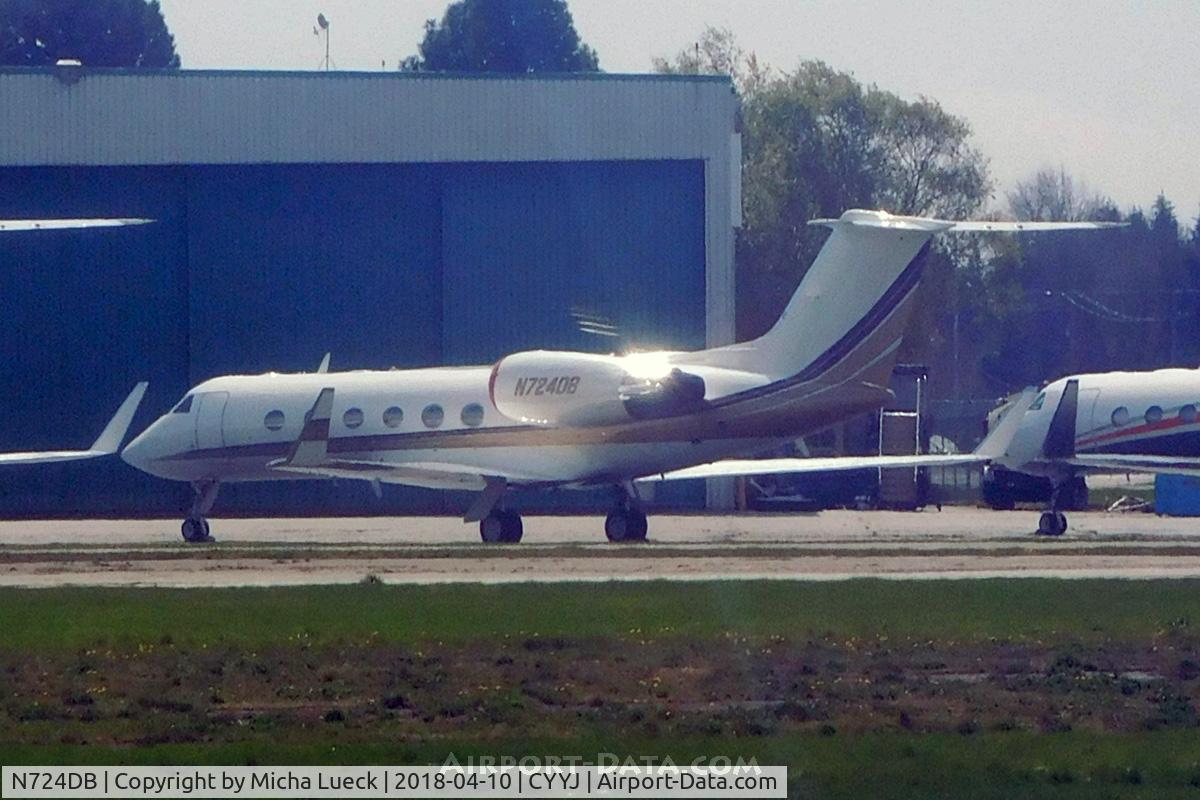 N724DB, 1992 Gulfstream Aerospace G-IV C/N 1209, At Victoria