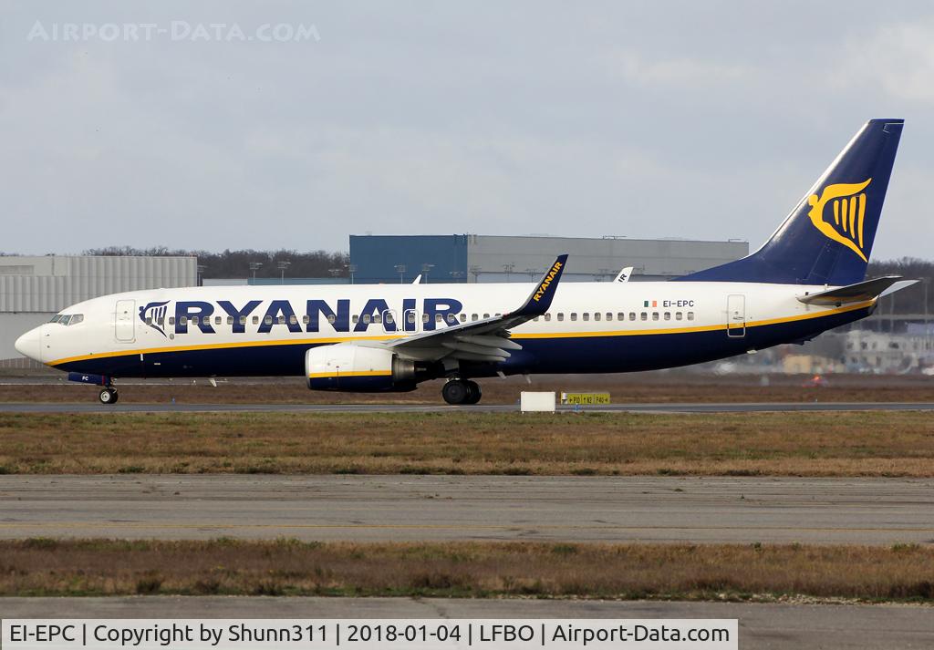 EI-EPC, 2011 Boeing 737-8AS C/N 40312, Lining up rwy 32R for departure...