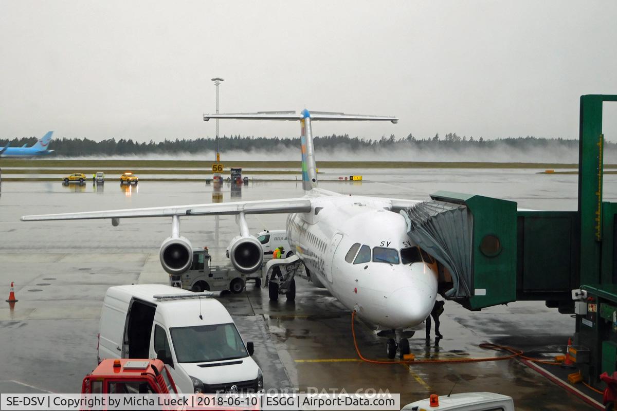 SE-DSV, 1994 British Aerospace Avro 146-RJ100A C/N E3250, A rainy evening after a beautiful sunny summer day