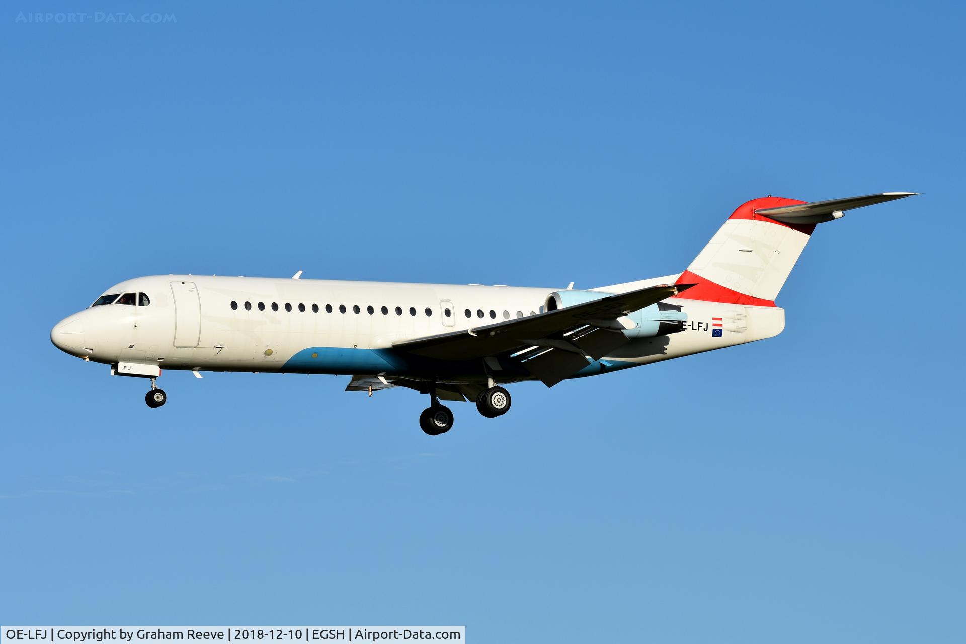 OE-LFJ, 1995 Fokker 70 (F-28-0070) C/N 11532, Landing at Norwich.