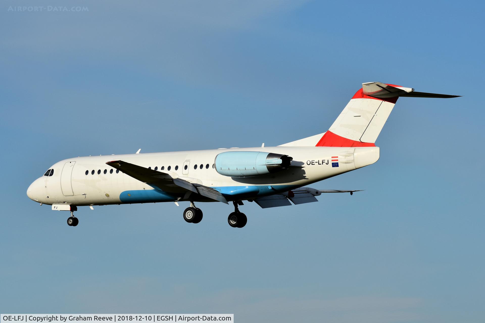 OE-LFJ, 1995 Fokker 70 (F-28-0070) C/N 11532, Landing at Norwich.