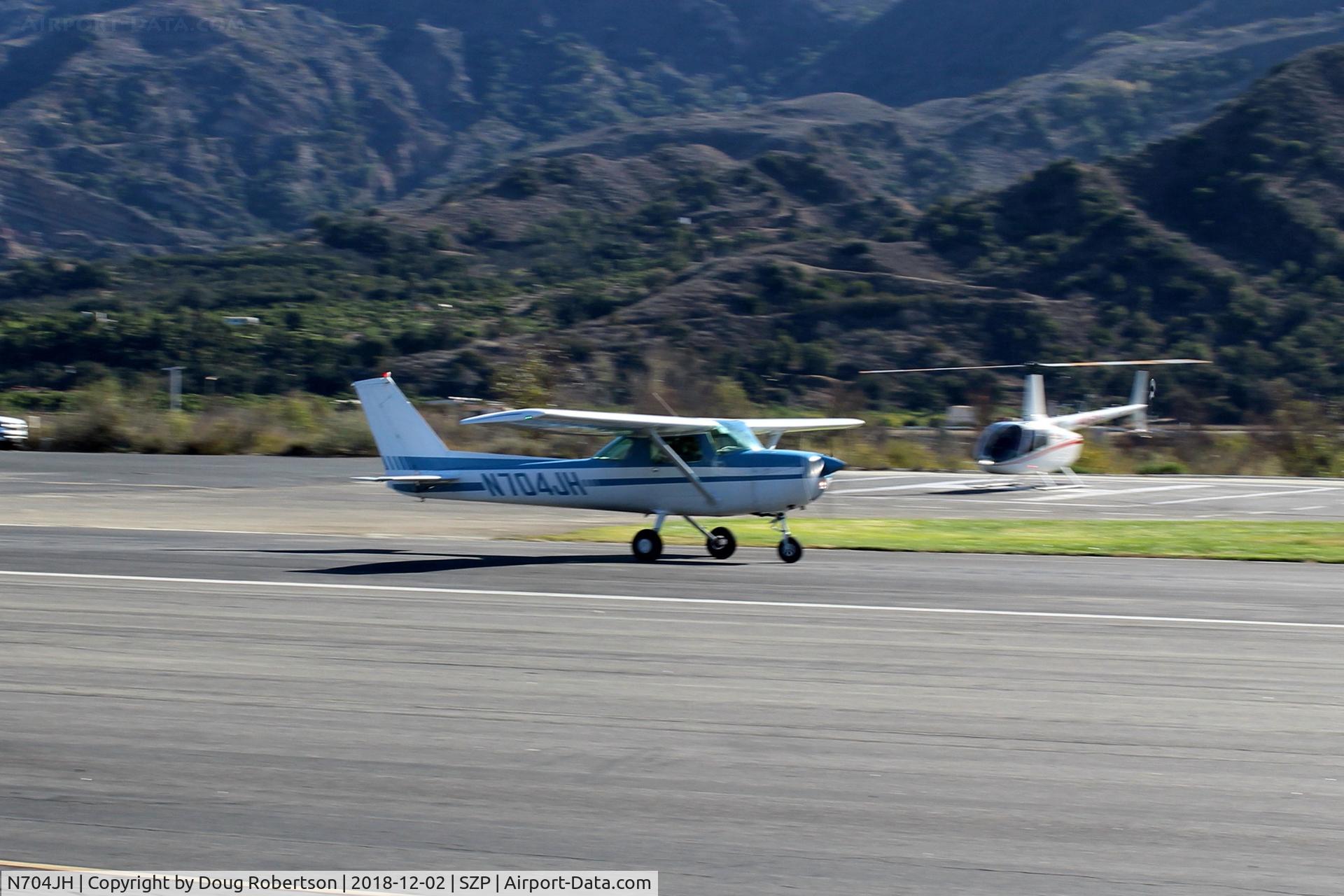 N704JH, 1976 Cessna 150M C/N 15078644, 1976 Cessna 150M, Continental O-200 100 Hp, takeoff roll Rwy 22
