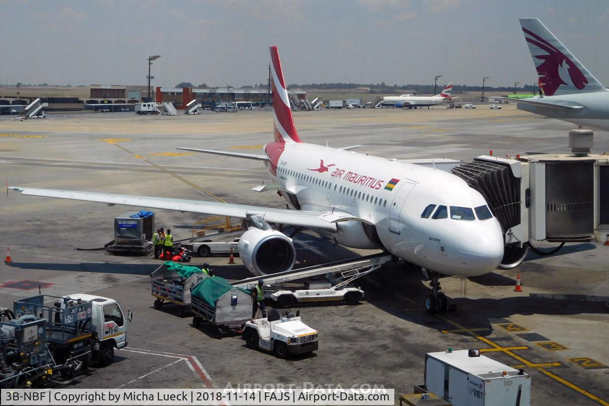 3B-NBF, 2001 Airbus A319-112 C/N 1592, At O.R. Tambo
