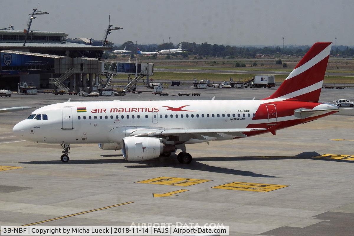 3B-NBF, 2001 Airbus A319-112 C/N 1592, At O.R. Tambo
