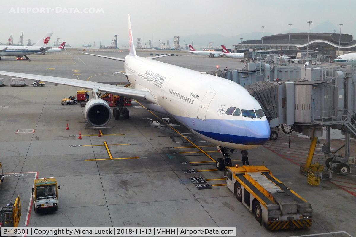 B-18301, 2004 Airbus A330-302 C/N 602, At Hong Kong