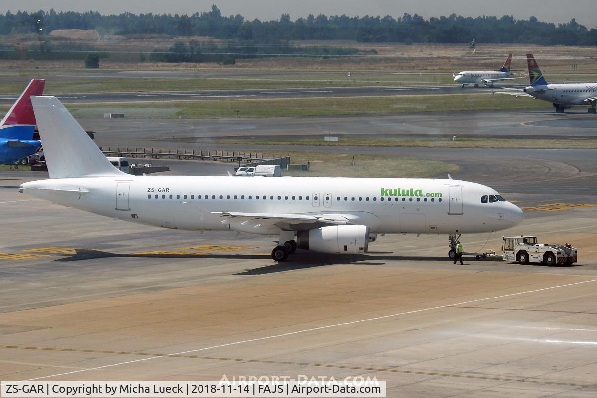 ZS-GAR, 1989 Airbus A320-231 C/N 53, At O.R. Tambo