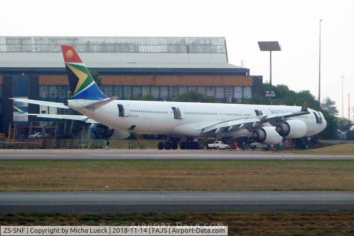 ZS-SNF, 2003 Airbus A340-642 C/N 547, At O.R. Tambo