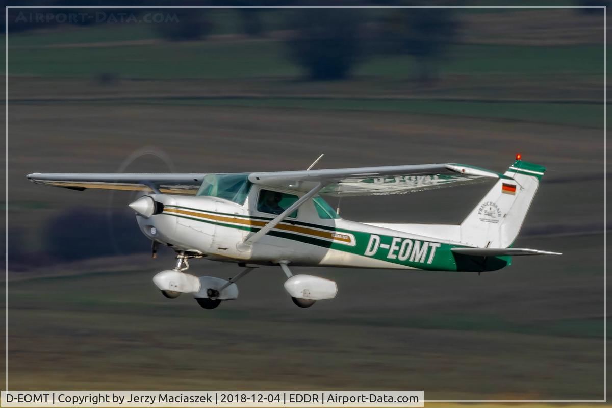 D-EOMT, 1979 Cessna 152 II C/N 15283960, Cessna 152 II