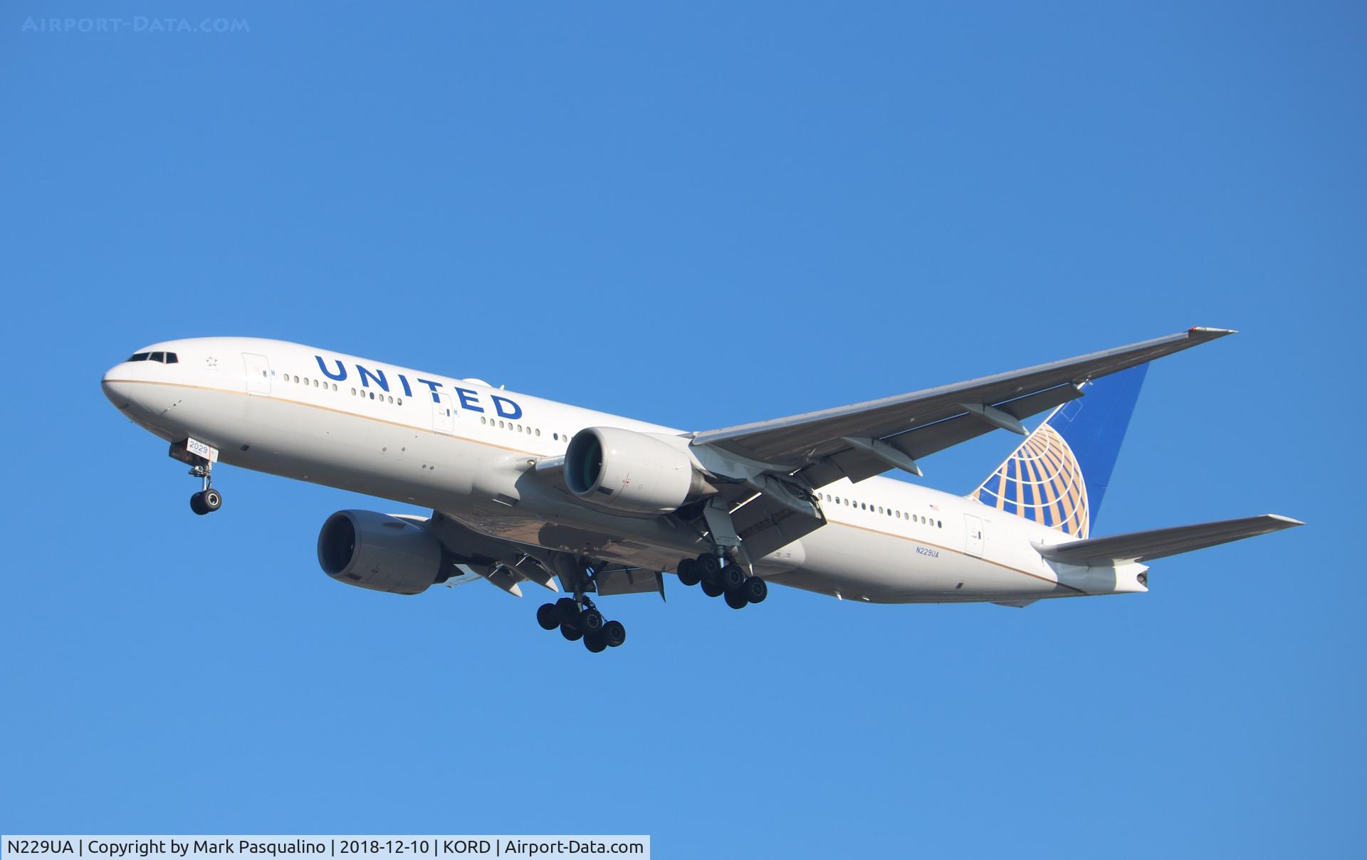 N229UA, 2002 Boeing 777-222 C/N 30557, Boeing 777-222