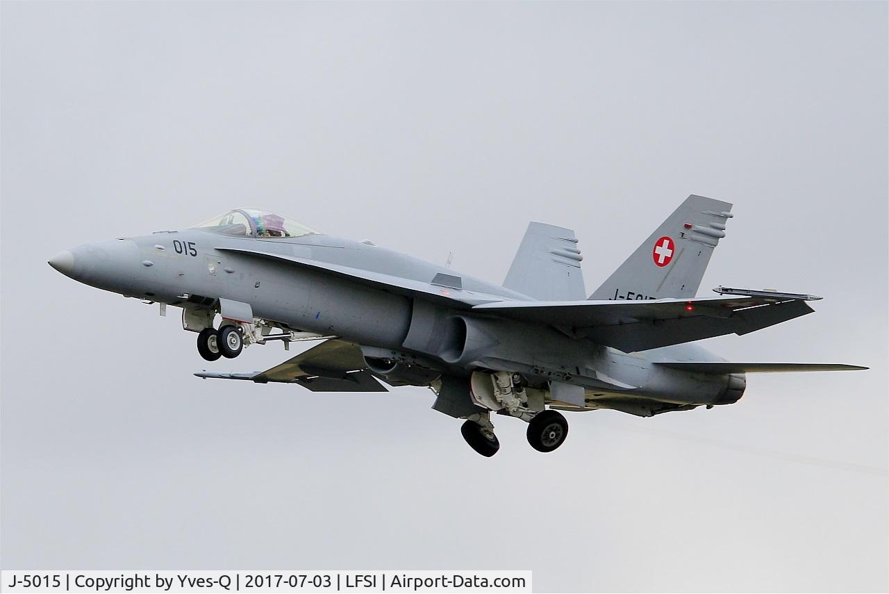 J-5015, McDonnell Douglas F/A-18C Hornet C/N 1361/SFC015, Swiss Air Force McDonnell Douglas FA-18C Hornet, Take off rwy 29, St Dizier-Robinson Air Base 113 (LFSI) Open day 2017