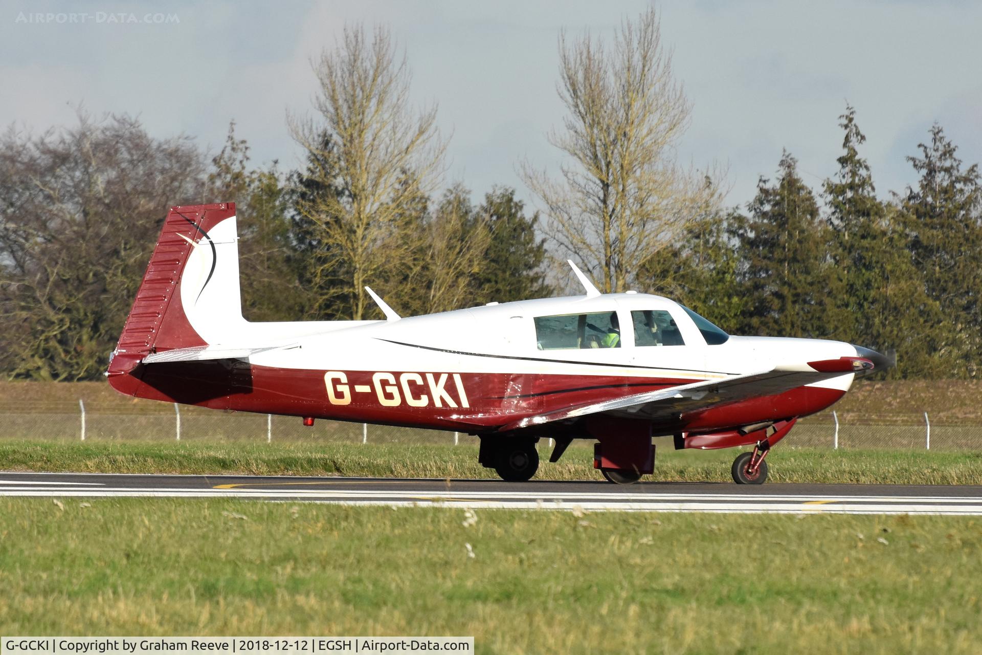 G-GCKI, 1980 Mooney M20K C/N 25-0401, Departing from Norwich.