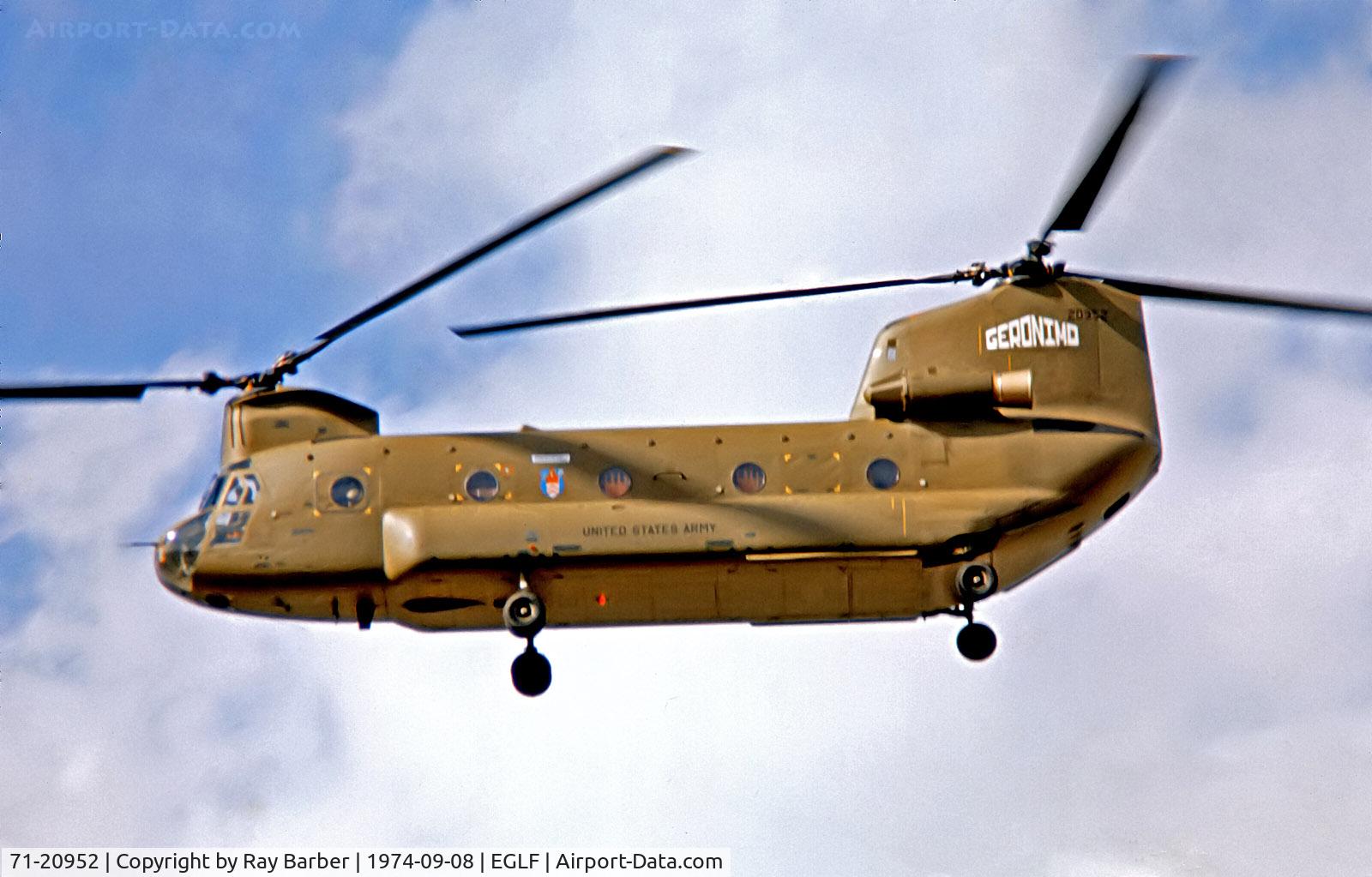 71-20952, 1972 Boeing Vertol CH-47C Chinook C/N B.686, 71-20952   (20952) Boeing-Vertol CH-47C Chinook [B686] (United States Army) Farnborough 08/09/1974