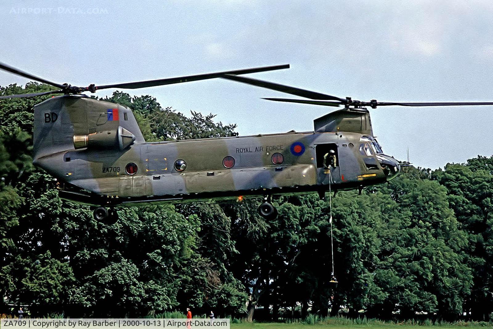 ZA709, 1981 Boeing Vertol Chinook HC.2 C/N M/A021/B-840/M7028, ZA709   Boeing Vertol CH-47C Chinook HC.2 [M7028] (Royal Air Force) (Place & Date unknown)