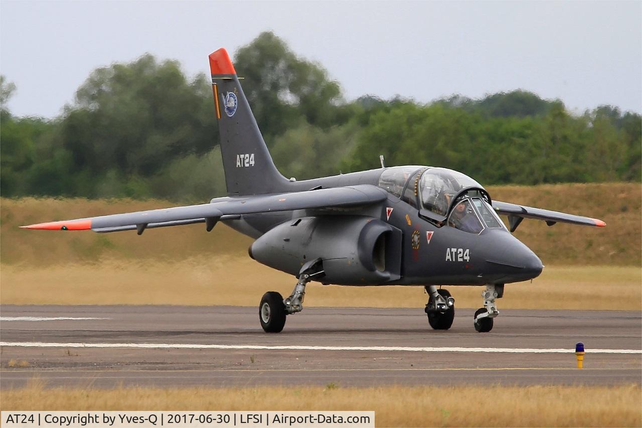 AT24, Dassault-Dornier Alpha Jet 1B C/N B24/1100, Belgian Air Force Dassault-Dornier Alpha Jet 1B, Taxiing to flight line, St Dizier-Robinson Air Base 113 (LFSI)