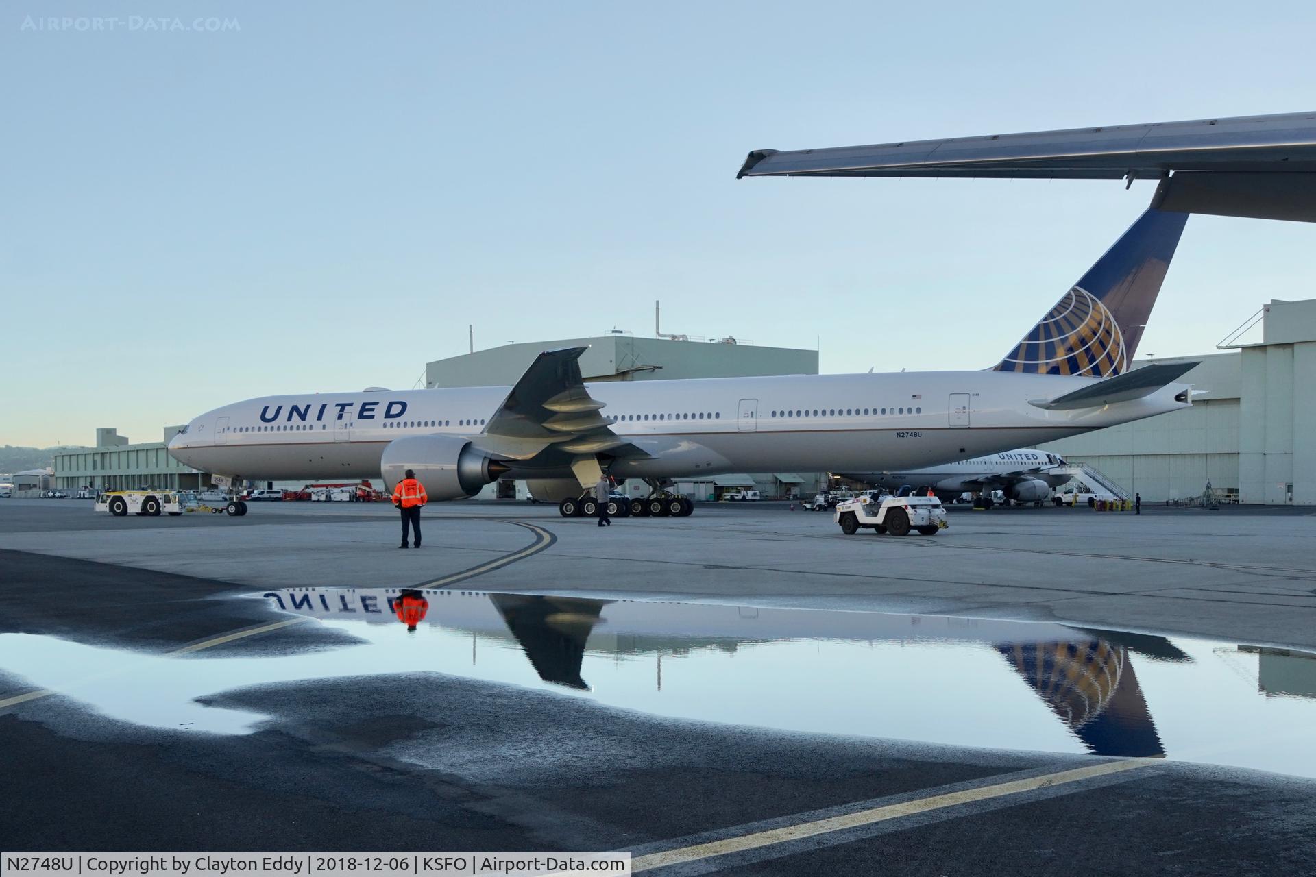 N2748U, 2018 Boeing 777-300/ER C/N 64994, SFO 2018.