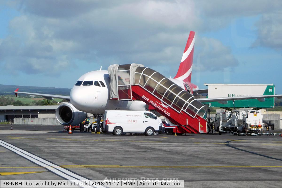 3B-NBH, 2003 Airbus A319-112 C/N 1936, At Mauritius