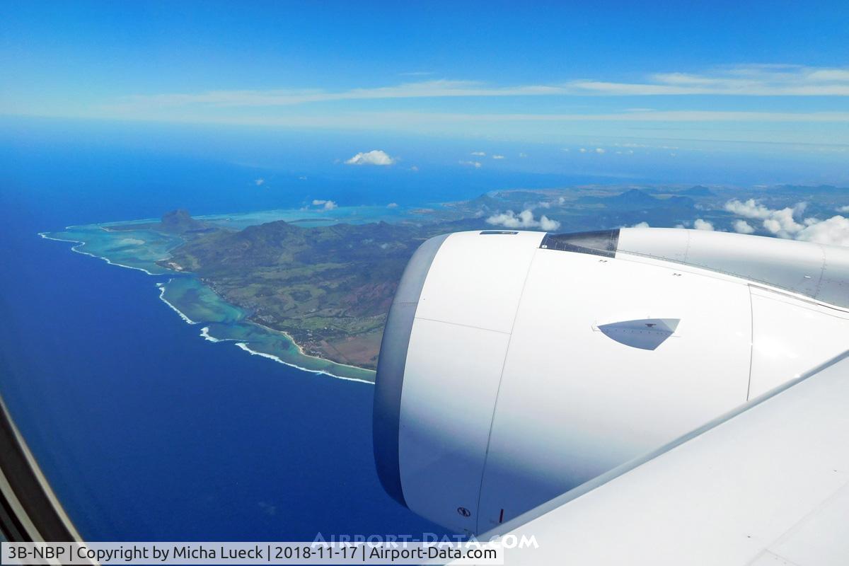 3B-NBP, 2017 Airbus A350-941 C/N 145, Passing the West tip of Mauritius (MRU-JNB)