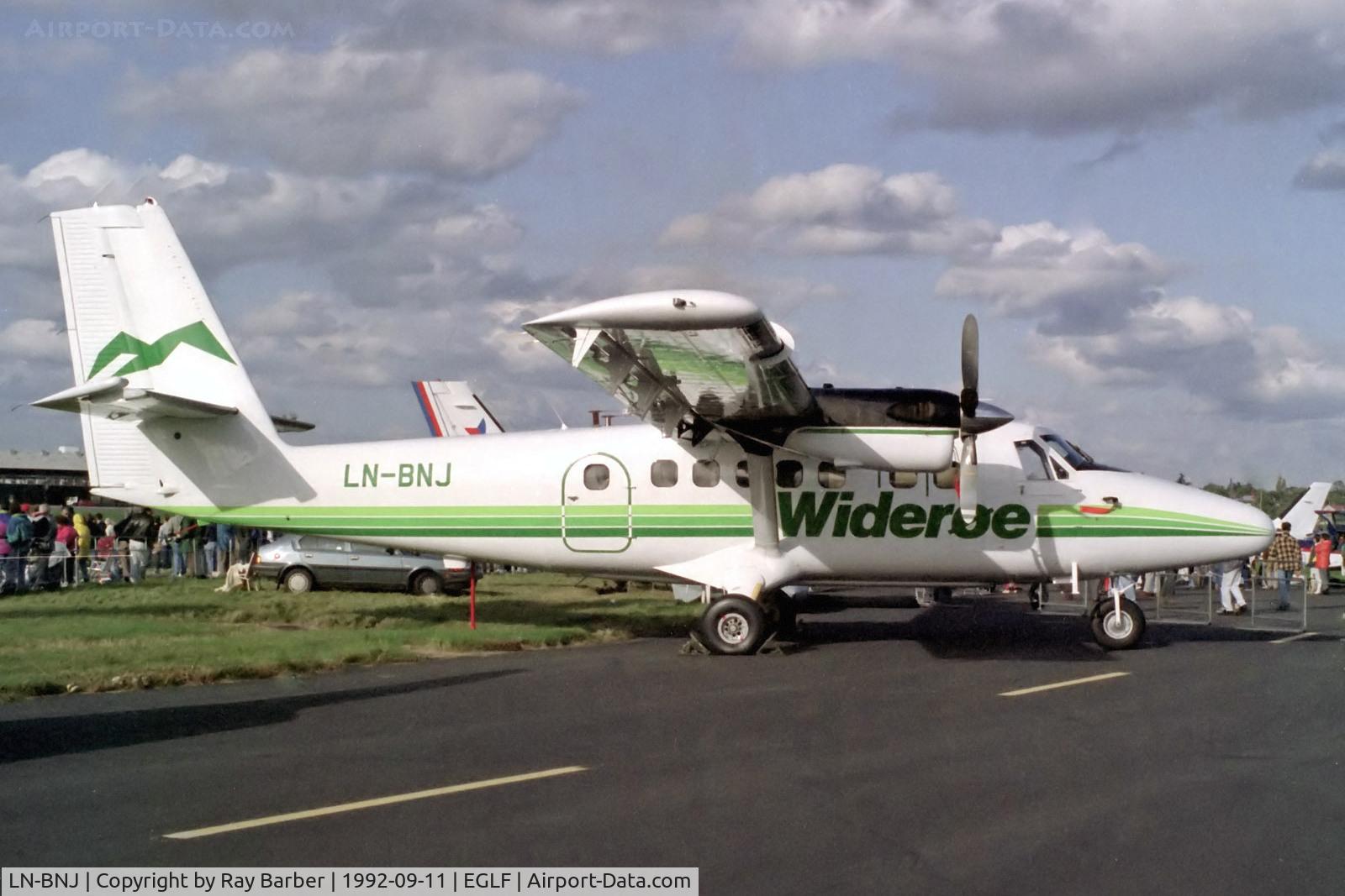 LN-BNJ, 1975 De Havilland Canada DHC-6-300 Twin Otter C/N 445, LN-BNJ   De Havilland Canada DHC-6-300 Twin Otter [445] (Wideroe) Farnborough~G 11/09/1992