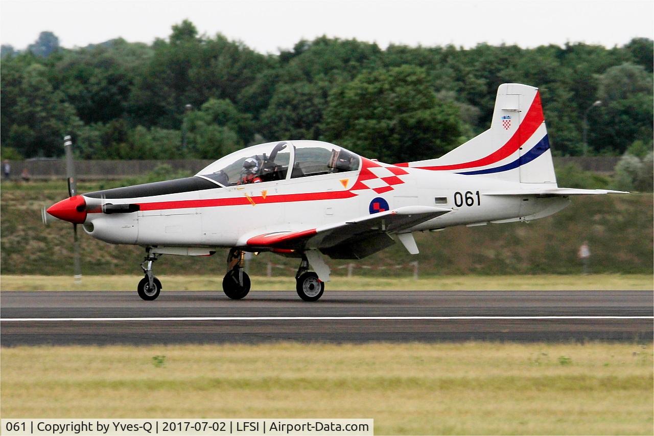 061, Pilatus PC-9M C/N 624, Pilatus PC-9M, Croatian Air Force aerobatic team, Taxiing rwy 29, St Dizier-Robinson Air Base 113 (LFSI) Open day 2017