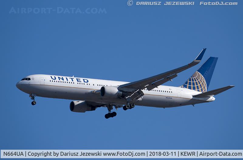 N664UA, 1998 Boeing 767-322 C/N 29236, Boeing 767-322/ER - United Airlines  C/N 29236, N664UA