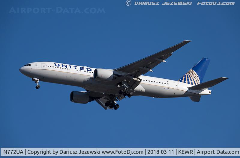 N772UA, 1995 Boeing 777-222 C/N 26930, Boeing 777-222 - United Airlines  C/N 26930, N772UA
