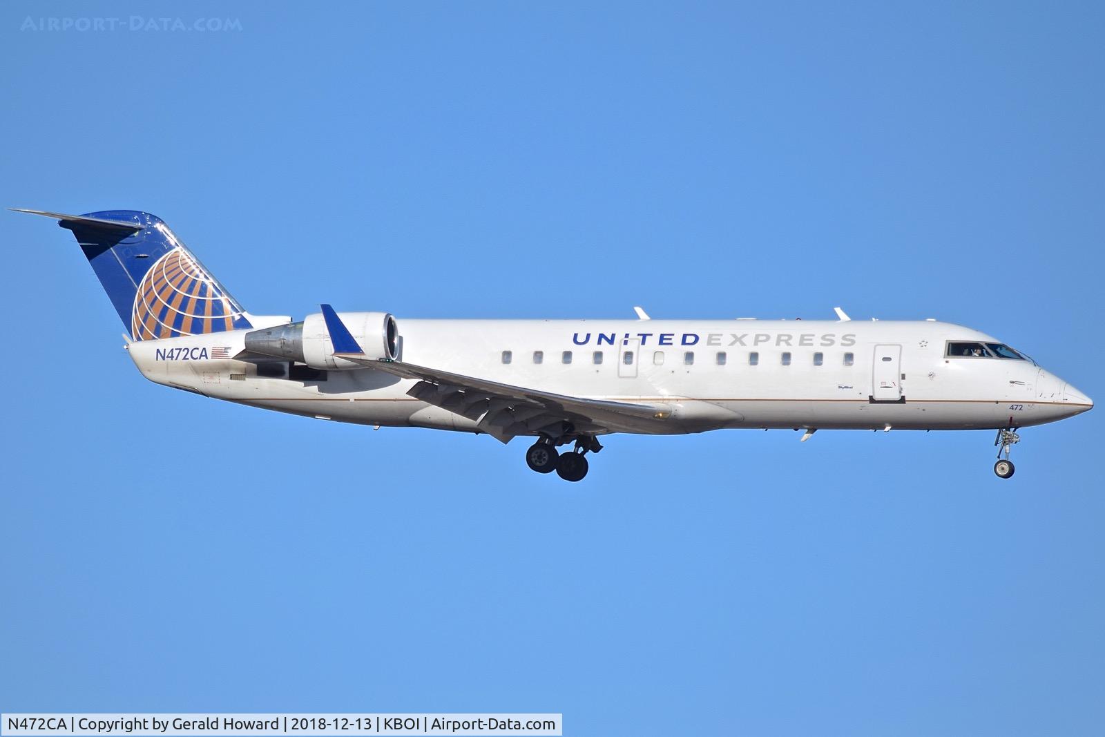 N472CA, 2002 Bombardier CRJ-200ER (CL-600-2B19) C/N 7667, Landing RWY 10L.