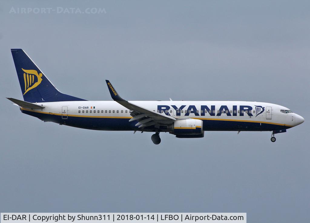 EI-DAR, 2003 Boeing 737-8AS C/N 33552, Landing rwy 32L