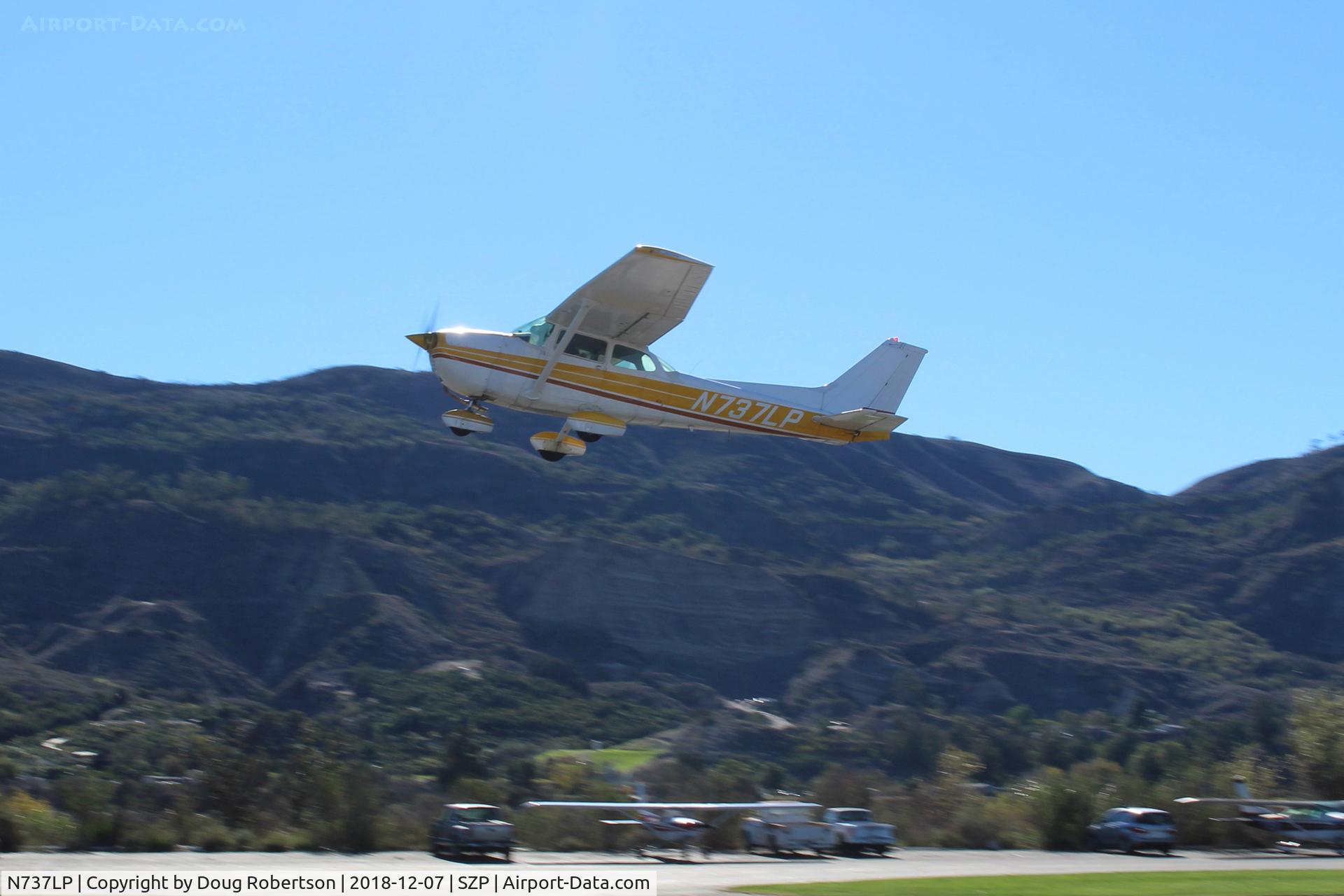 N737LP, 1977 Cessna 172N C/N 17269503, 1977 Cessna 172N SKYHAWK, Lycoming O-320-H2AD 160 hp, takeoff climb Rwy 04