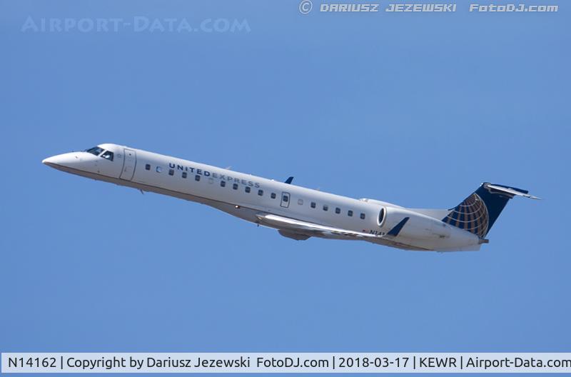 N14162, 2004 Embraer ERJ-145XR (EMB-145XR) C/N 14500808, Embraer ERJ-145XR (EMB-145XR) - United Express (ExpressJet Airlines)   C/N 14500808, N14162