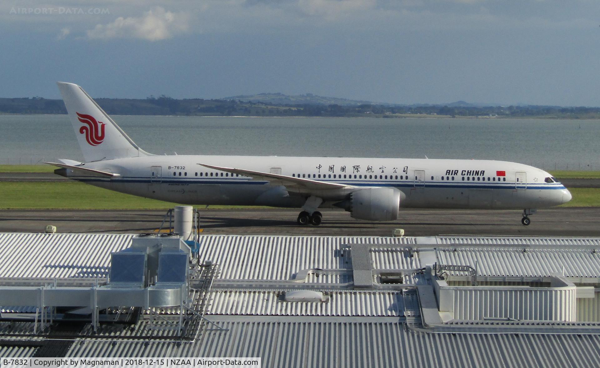 B-7832, 2016 Boeing 787-9 Dreamliner C/N 34309, taxying to stand