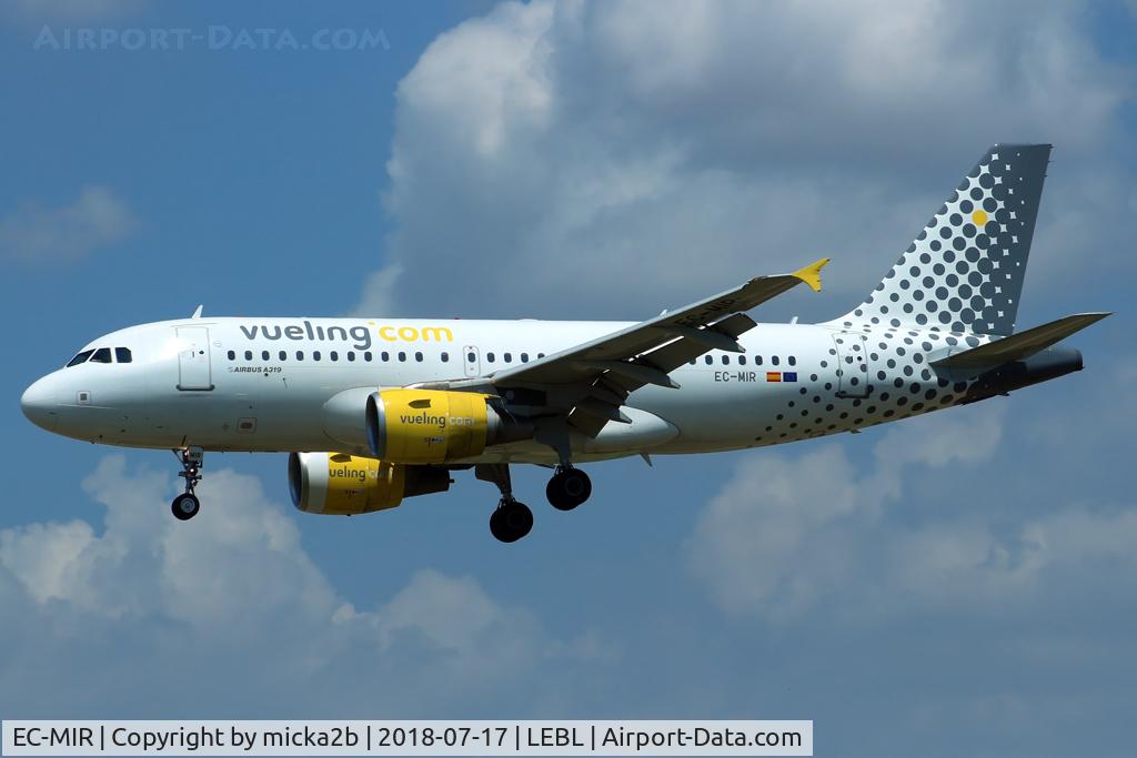 EC-MIR, 2008 Airbus A319-111 C/N 3377, Landing