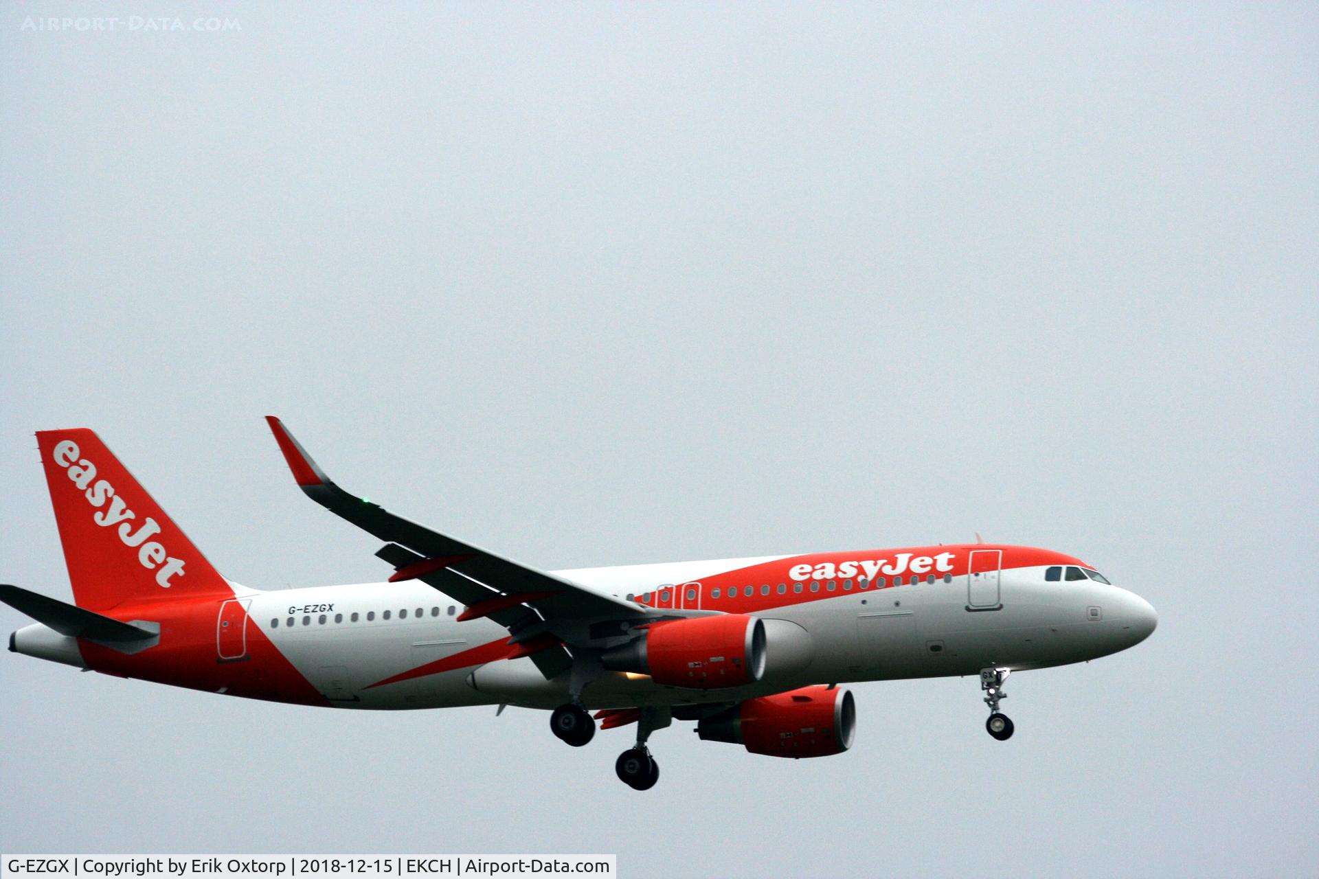 G-EZGX, 2018 Airbus A320-214 C/N 8381, G-EZGX landing rw 04L