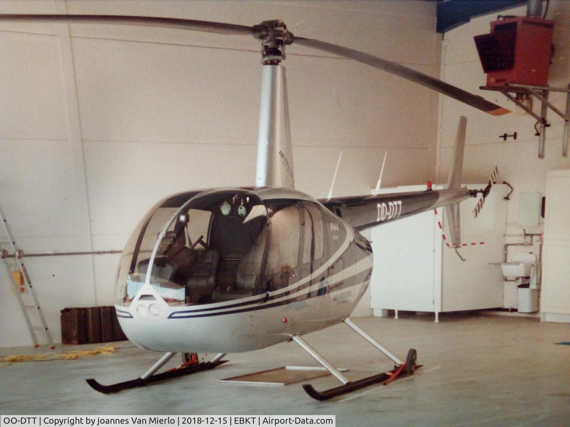 OO-DTT, 1985 Robinson R44 Astro C/N 0230, Wevelgem, Belgium