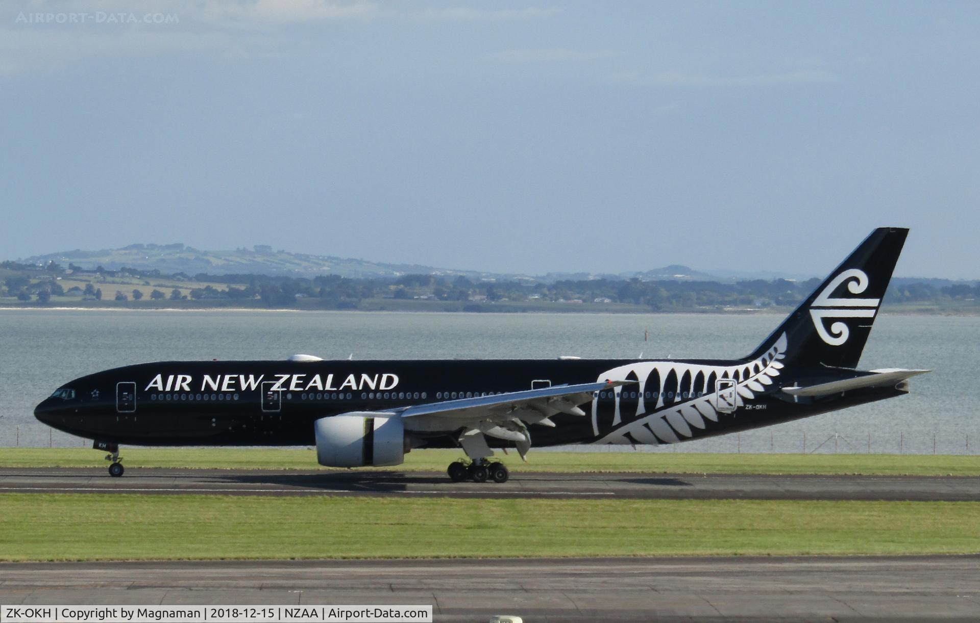 ZK-OKH, 2007 Boeing 777-219/ER C/N 34379, CIA plane landing!