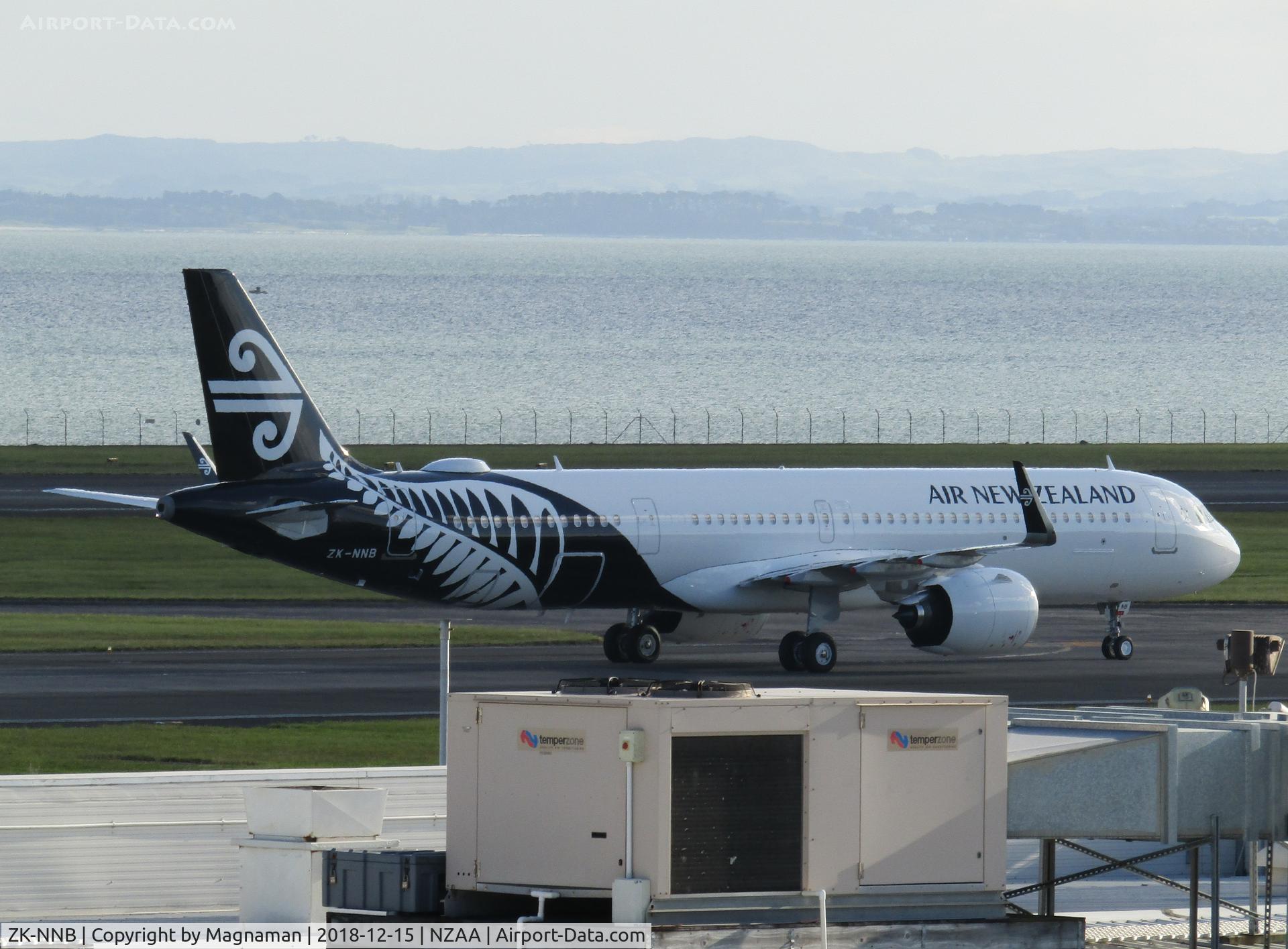 ZK-NNB, 2018 Airbus A321-271NX C/N 8542, taxying to international gate