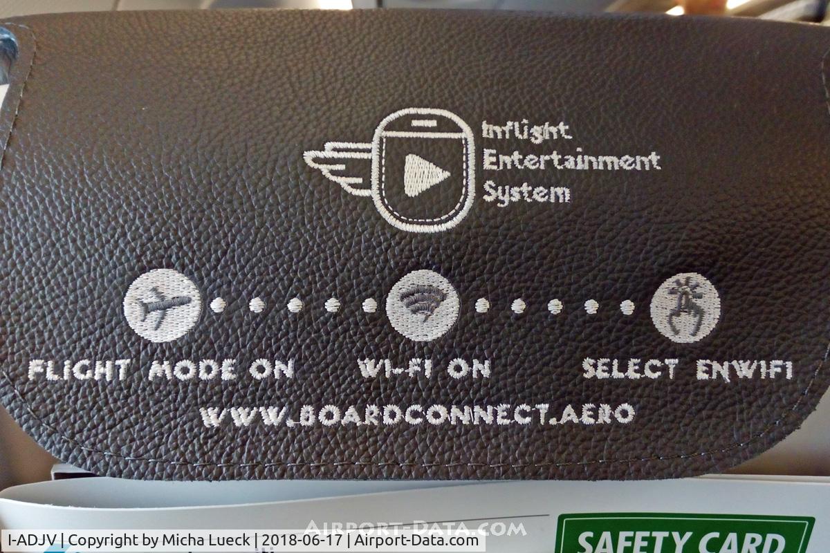 I-ADJV, 2009 Embraer 195LR (ERJ-190-200LR) C/N 19000308, Practical: Internet instructions on the back of the seat (GOT-MUC)