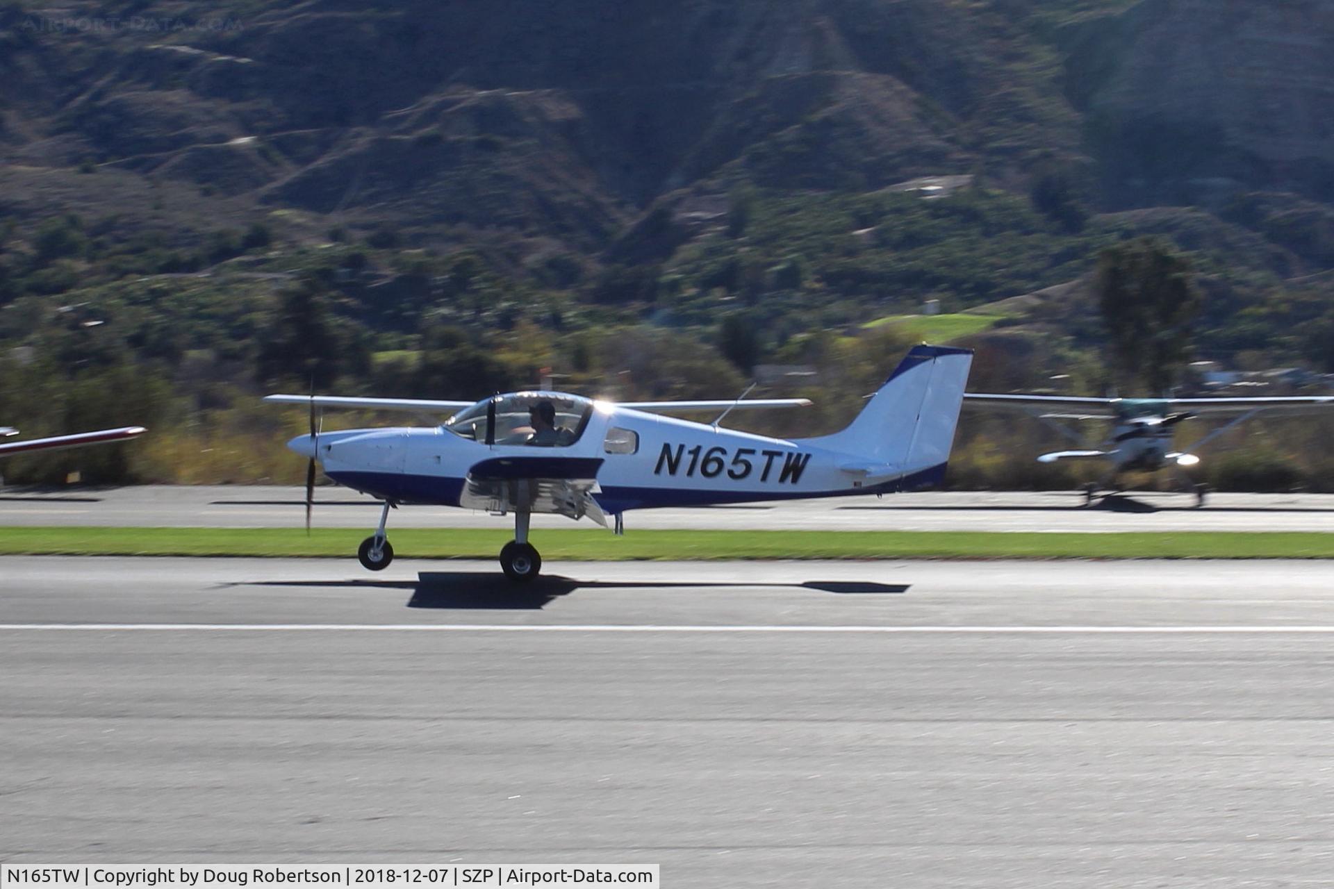 N165TW, 2016 The Airplane Factory Sling 2 C/N 201, 2016 The Airplane Factory (PTY) LTD SLING, Rotax 912ULS, Light Sport class, landing roll Rwy 04