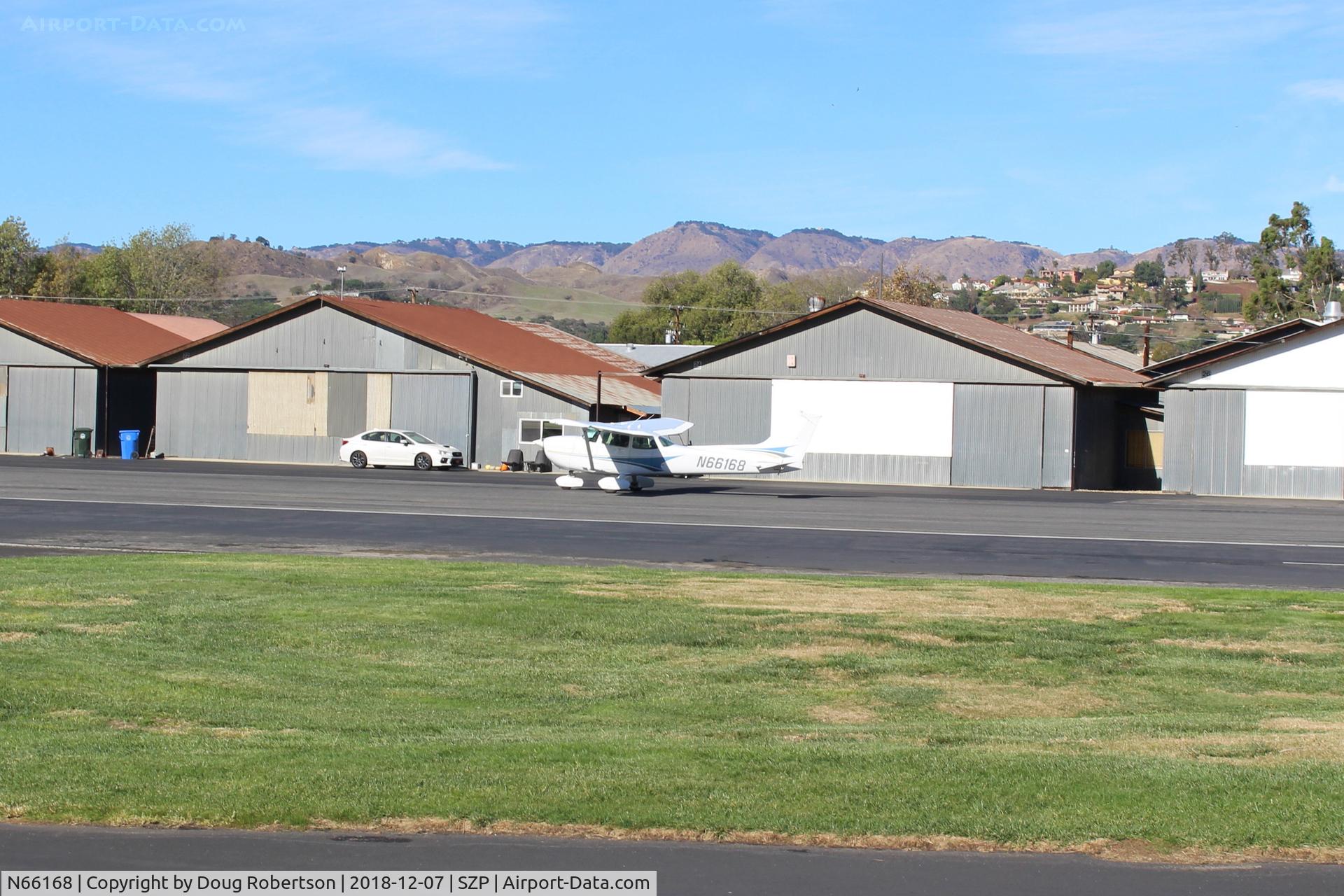 N66168, 1983 Cessna 172P C/N 17275974, 1983 Cessna 172P SKYHAWK, Lycoming O-320-D2J 160 hp, taxi to Rwy 04
