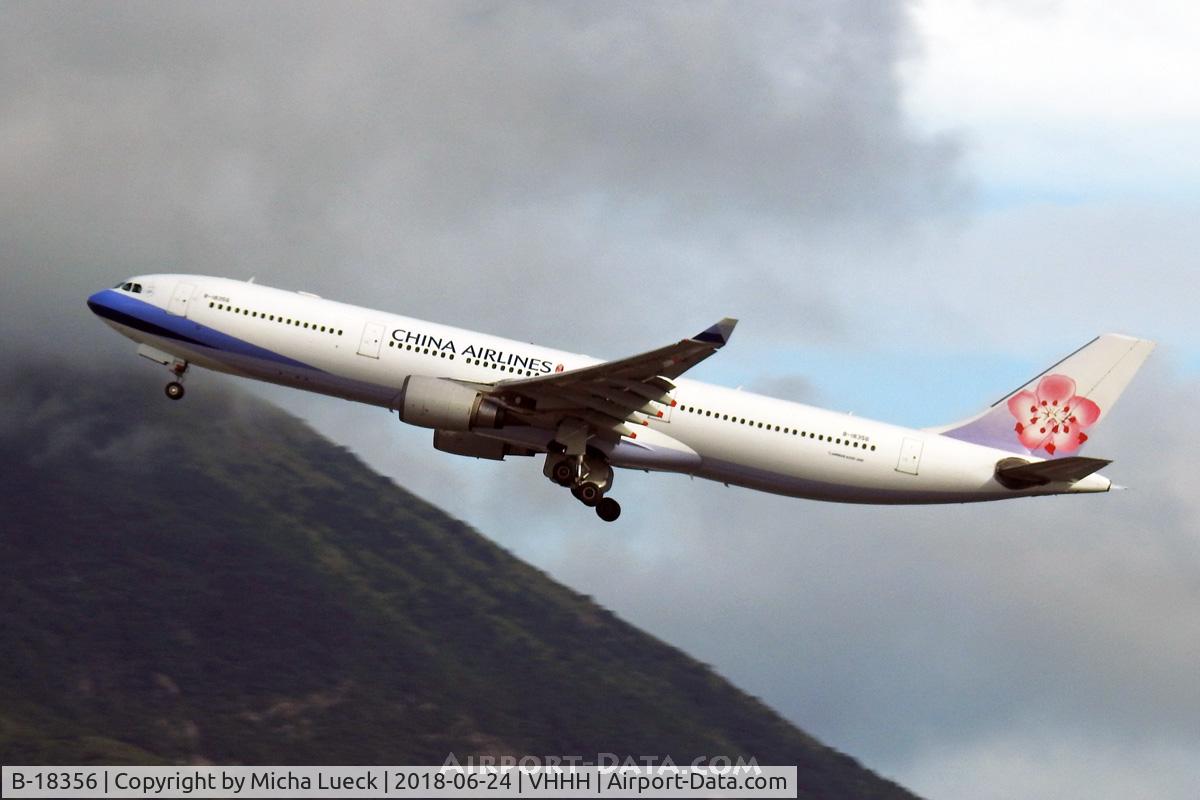B-18356, 2011 Airbus A330-302 C/N 1272, At Hong Kong