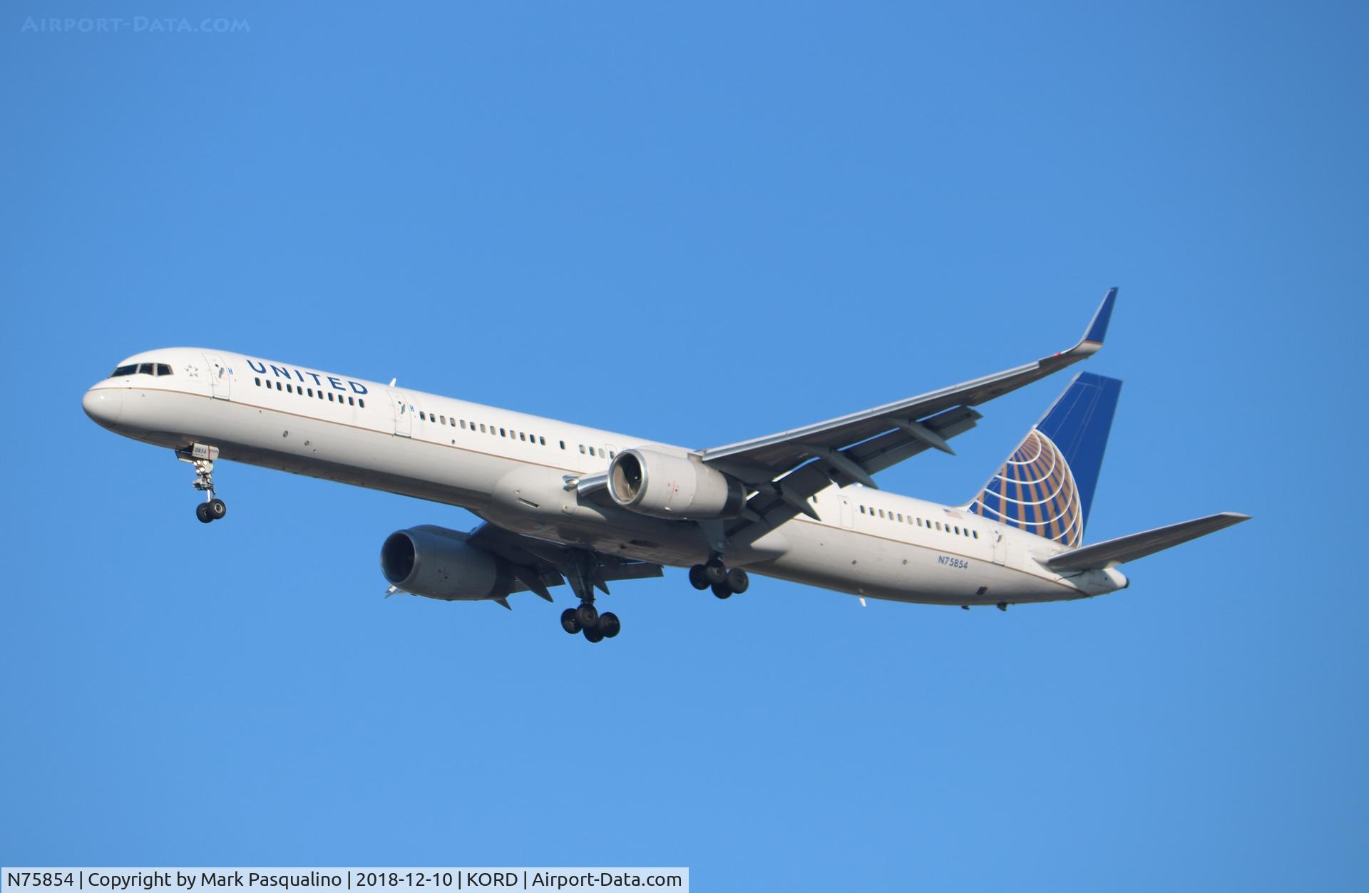 N75854, 2002 Boeing 757-324 C/N 32813, Boeing 757-324