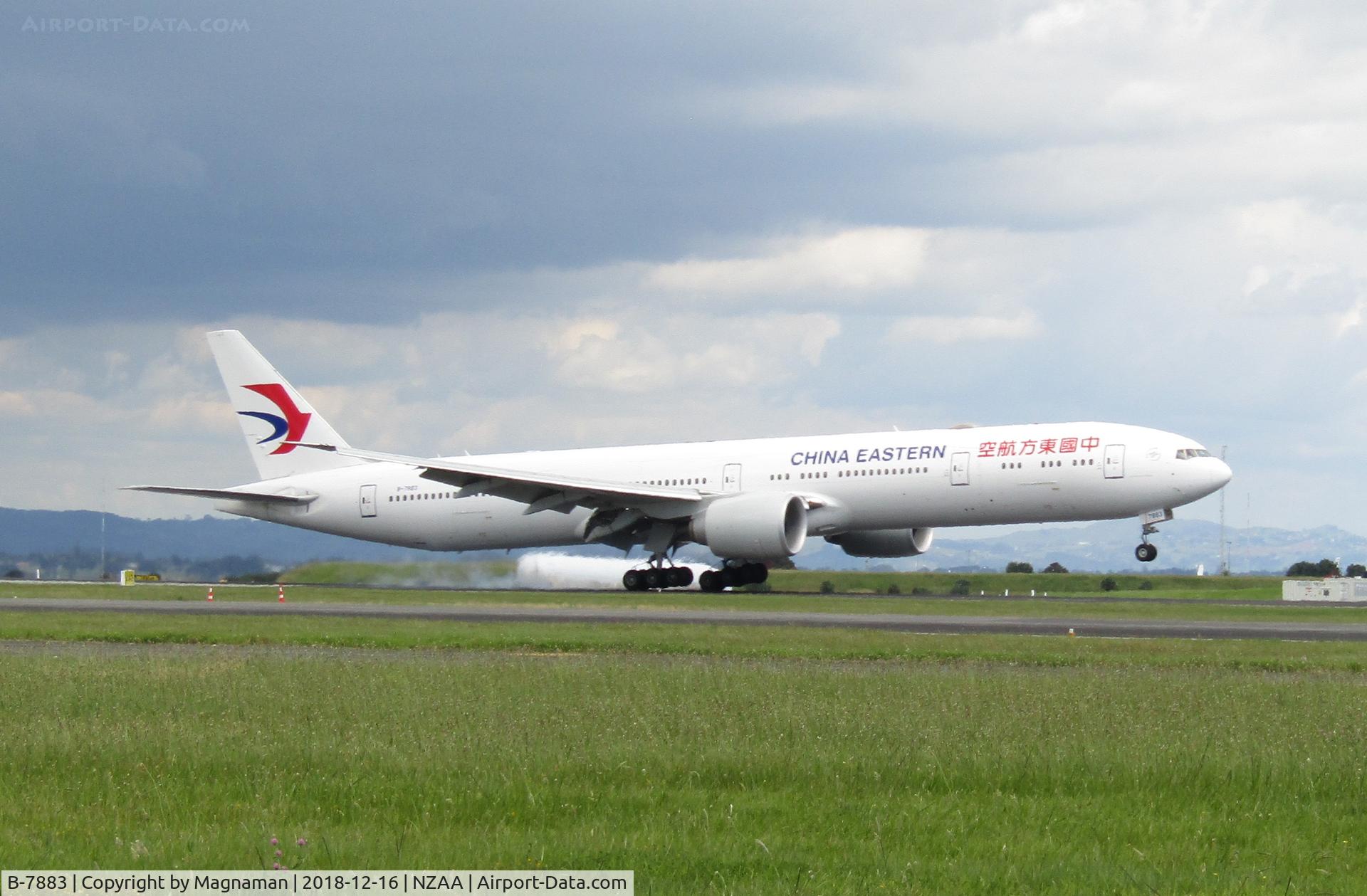 B-7883, 2017 Boeing 777-39PER C/N 43284, landing in NZ