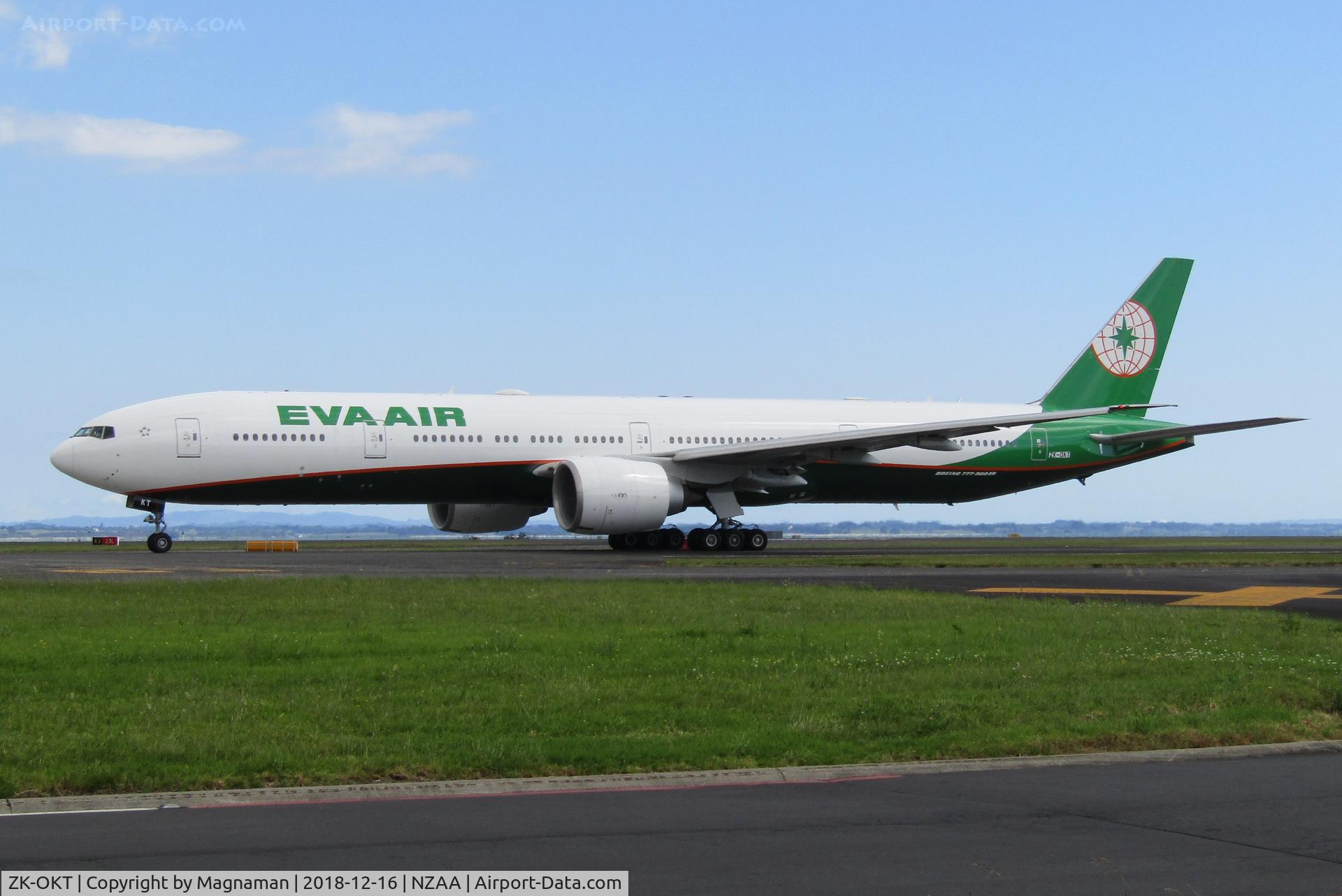 ZK-OKT, 2010 Boeing 777-35E/ER C/N 32644, leased 777 while 787 engines are replaced
