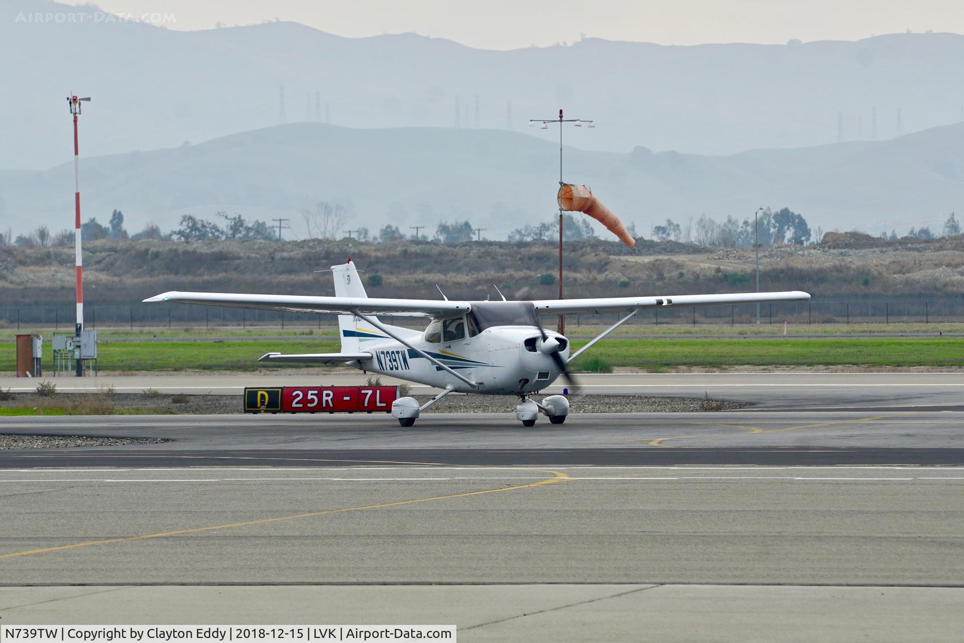 N739TW, 2002 Cessna 172S C/N 172S9073, Livermore Airport California 2018.