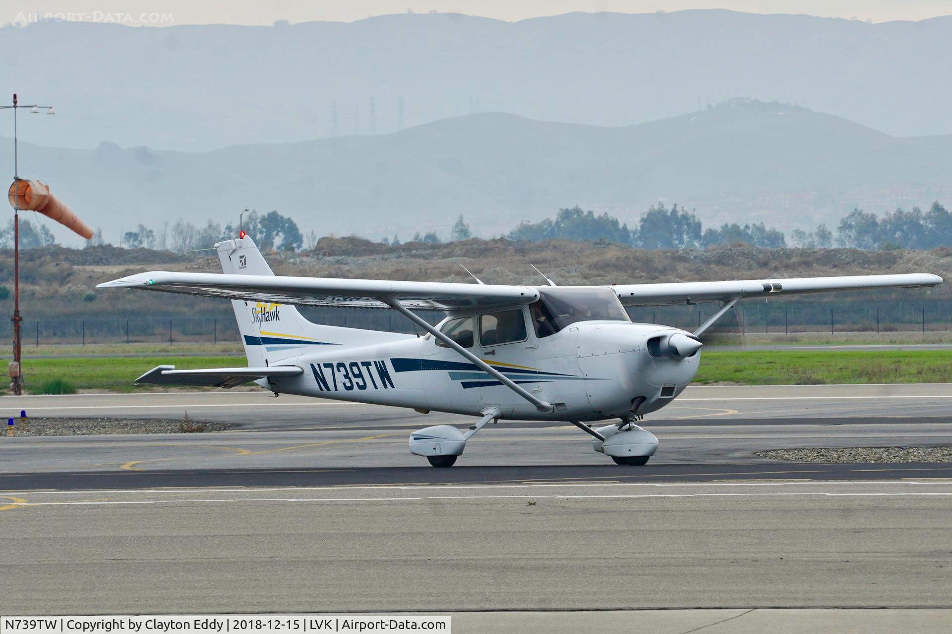 N739TW, 2002 Cessna 172S C/N 172S9073, Livermore Airport California 2018.
