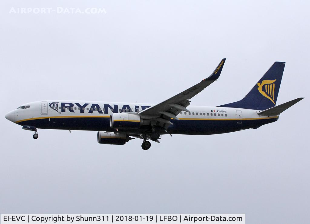 EI-EVC, 2012 Boeing 737-8AS C/N 40286, Landing rwy 32L