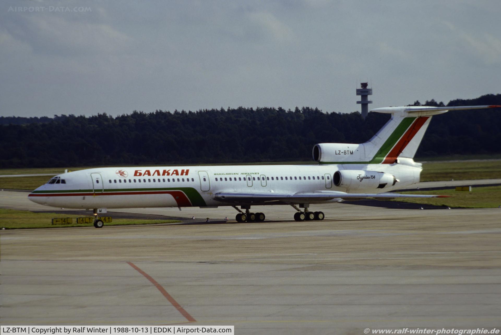 LZ-BTM, 1977 Tupolev Tu-154B C/N 77A209, Tupolev Tu-154B - LZ Balkan Bulgariern Airlines - 77A209 - LZ-BTM - 13.10.1988 - CGN