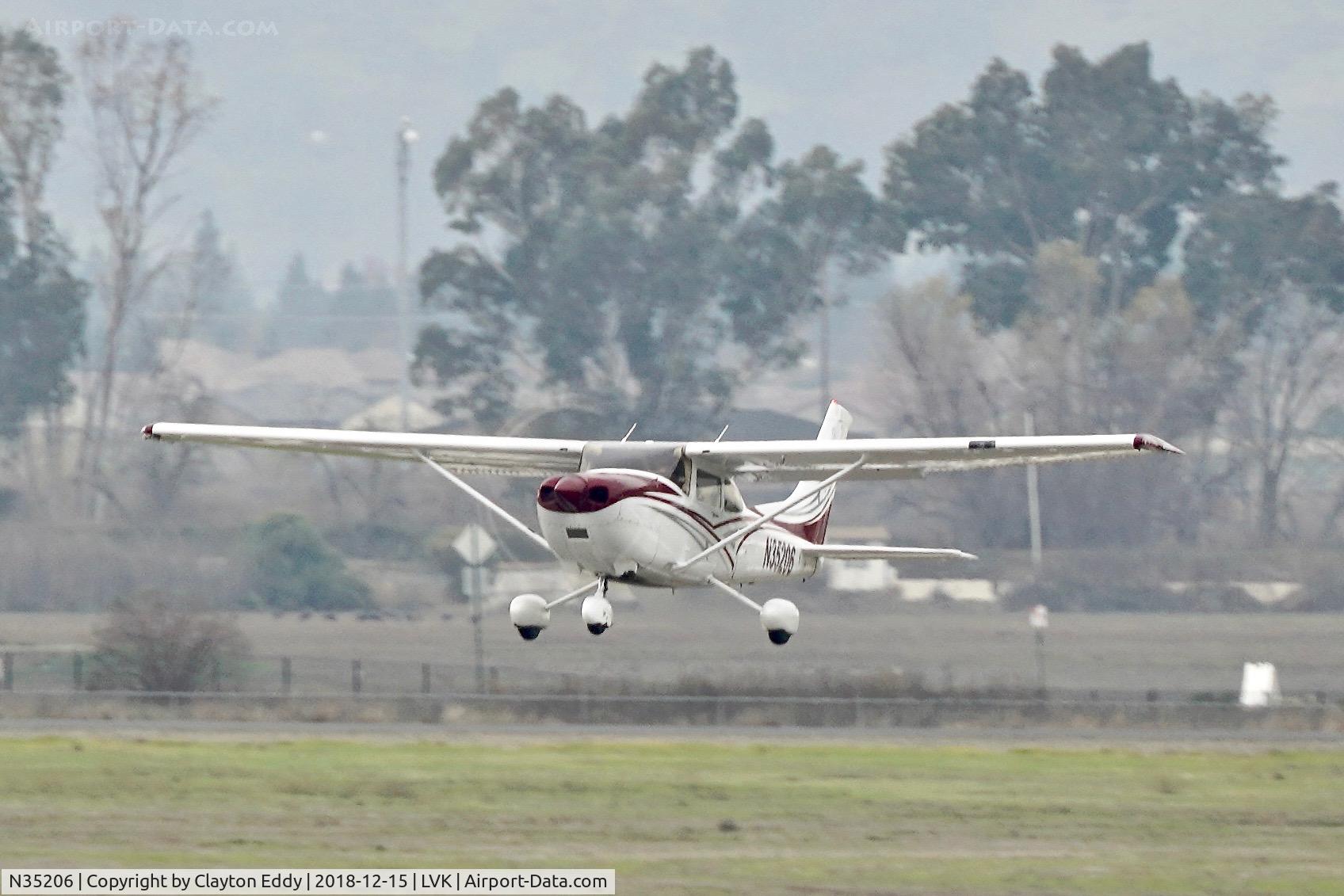 N35206, 2001 Cessna T182T Turbo Skylane C/N T18208089, Livermore Airport California 2018.