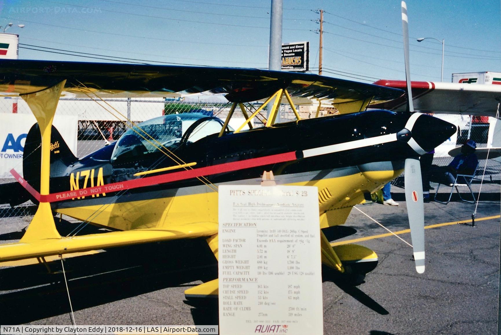N71A, 1992 Aviat Pitts S-2B Special C/N 5254, AOPA convention Las Vegas 11-92.