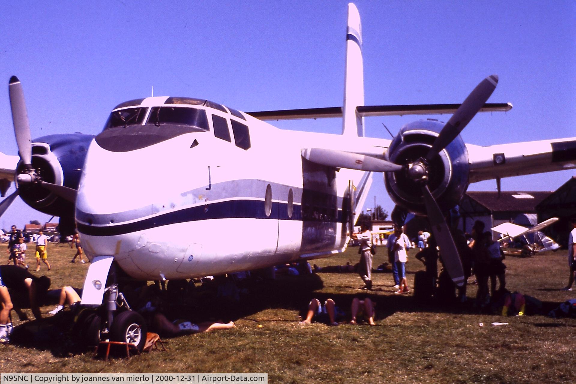 N95NC, 1963 De Havilland Canada DHC-4A Caribou C/N 135, Moorsele, Belgium, para-event '90s