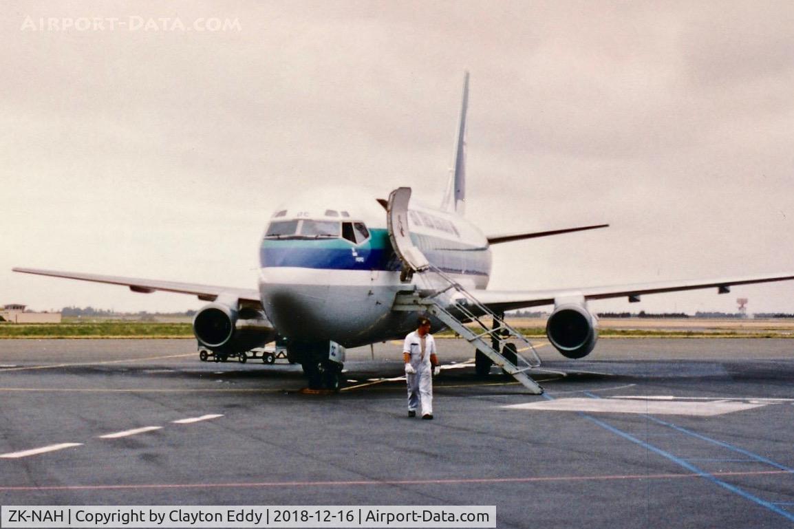 ZK-NAH, 1983 Boeing 737-2Y5 C/N 23039, New Zealand early 1990's